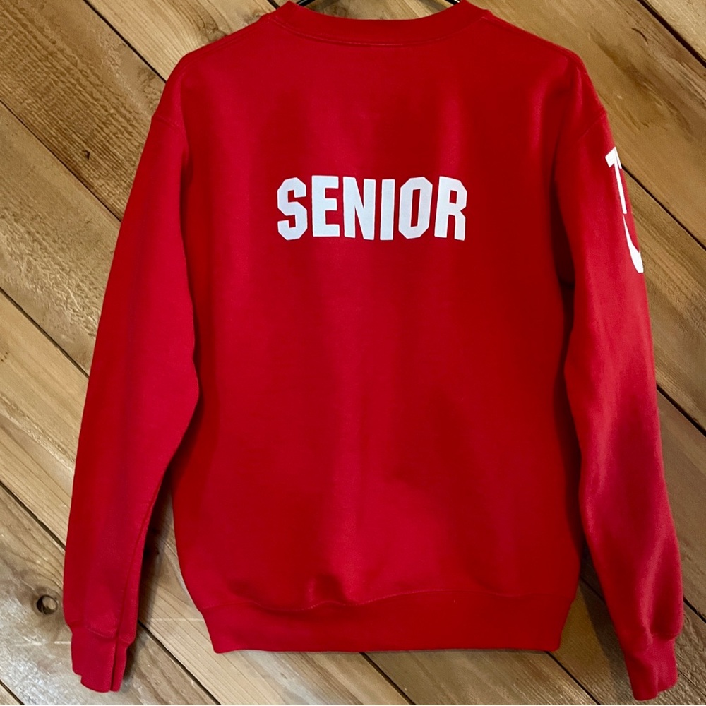 Vintage-style Red “Seniors” Sweatshirt Size Small